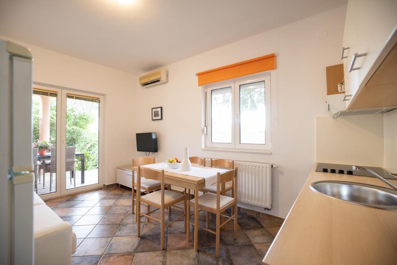 Apartment Leon Bibinje Extérieur photo