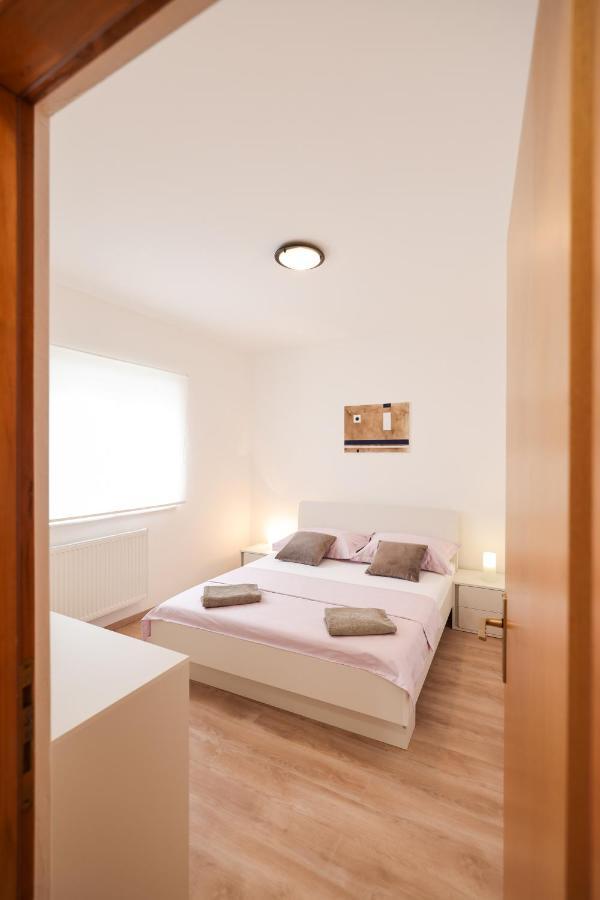 Apartment Leon Bibinje Extérieur photo